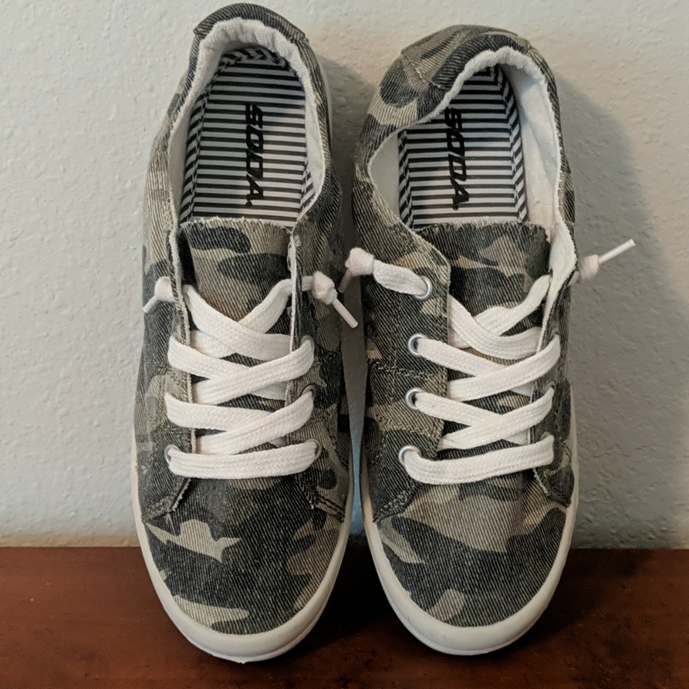 Soda Camo Shoes 8.5